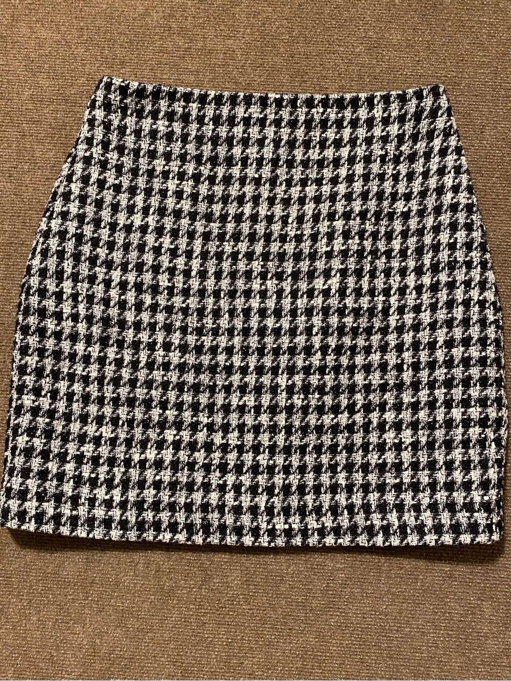 LOFT Black & White Houndstooth Tweed Mini Skirt Size 8